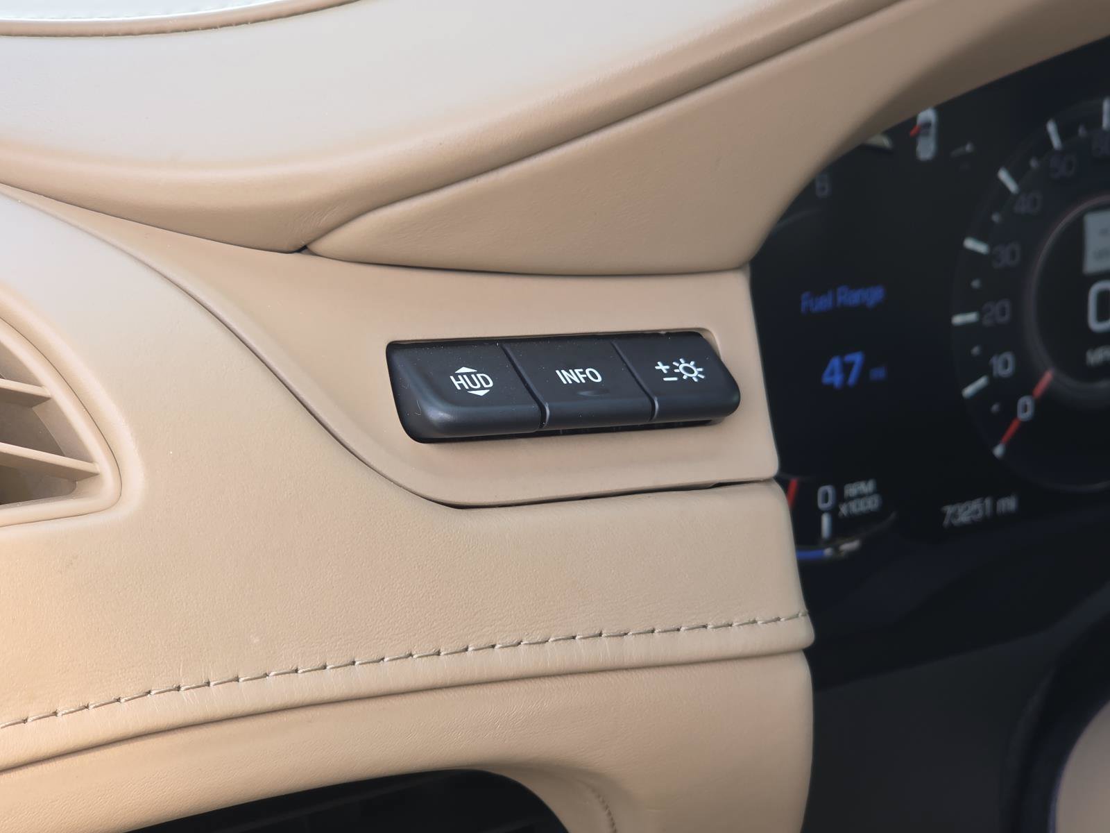 Used 2020 Cadillac Escalade ESV Platinum AWD/4WD image 31