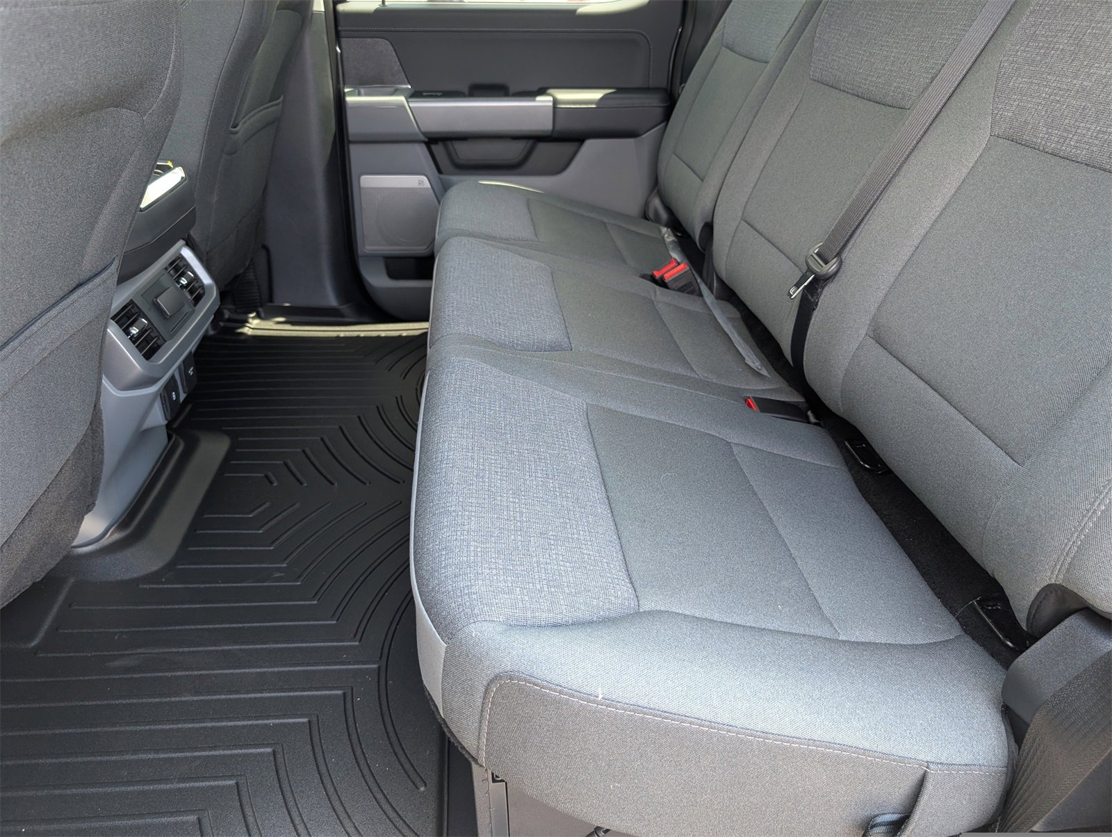 New 2025 Ford F150 XLT w/ Equipment Group 303A High image 32