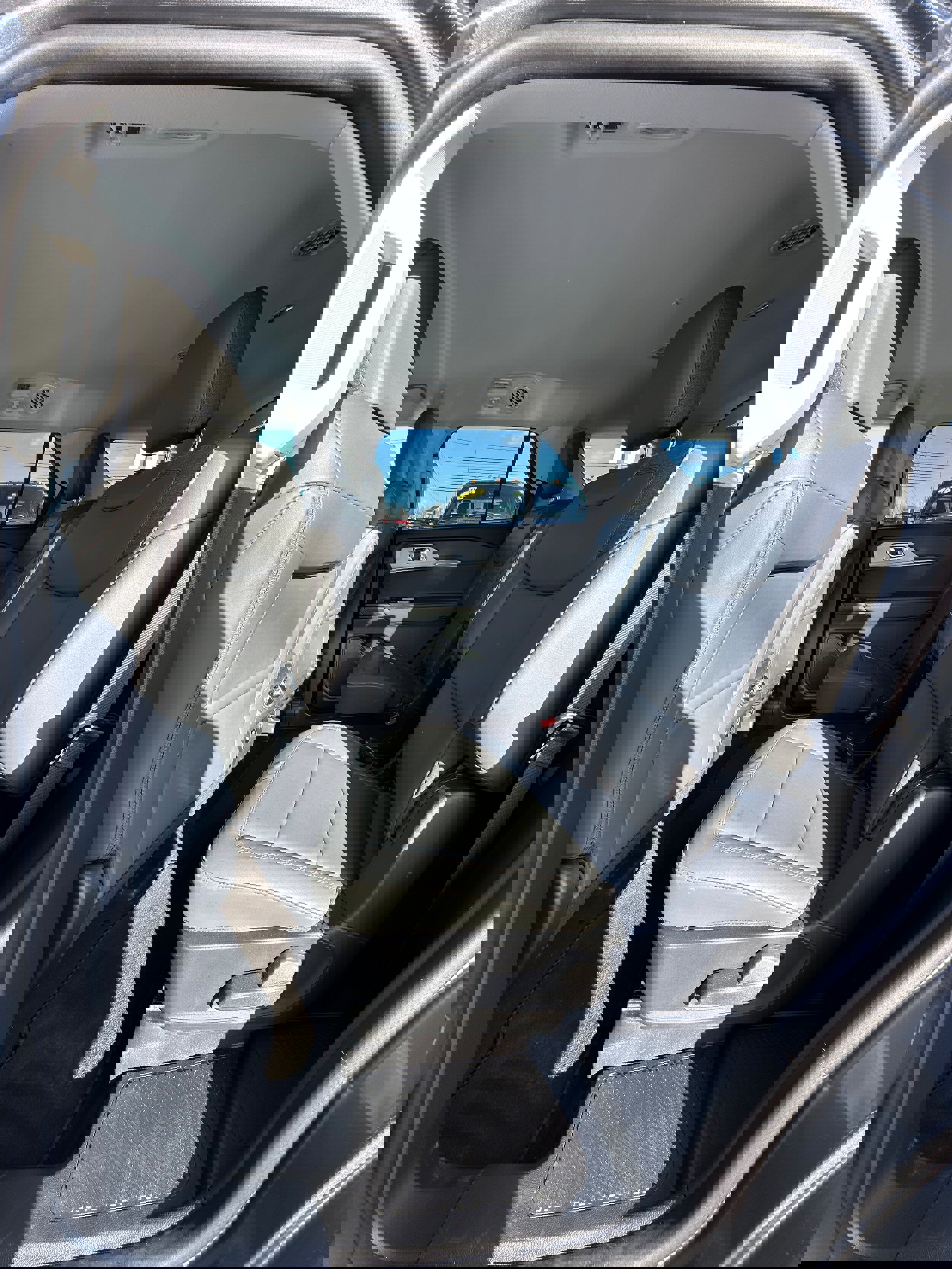 Used 2025 Ford Explorer Active w/ Active Comfort Package image 16