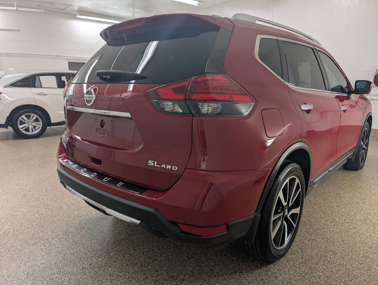 Used 2017 Nissan Rogue AWD image 4