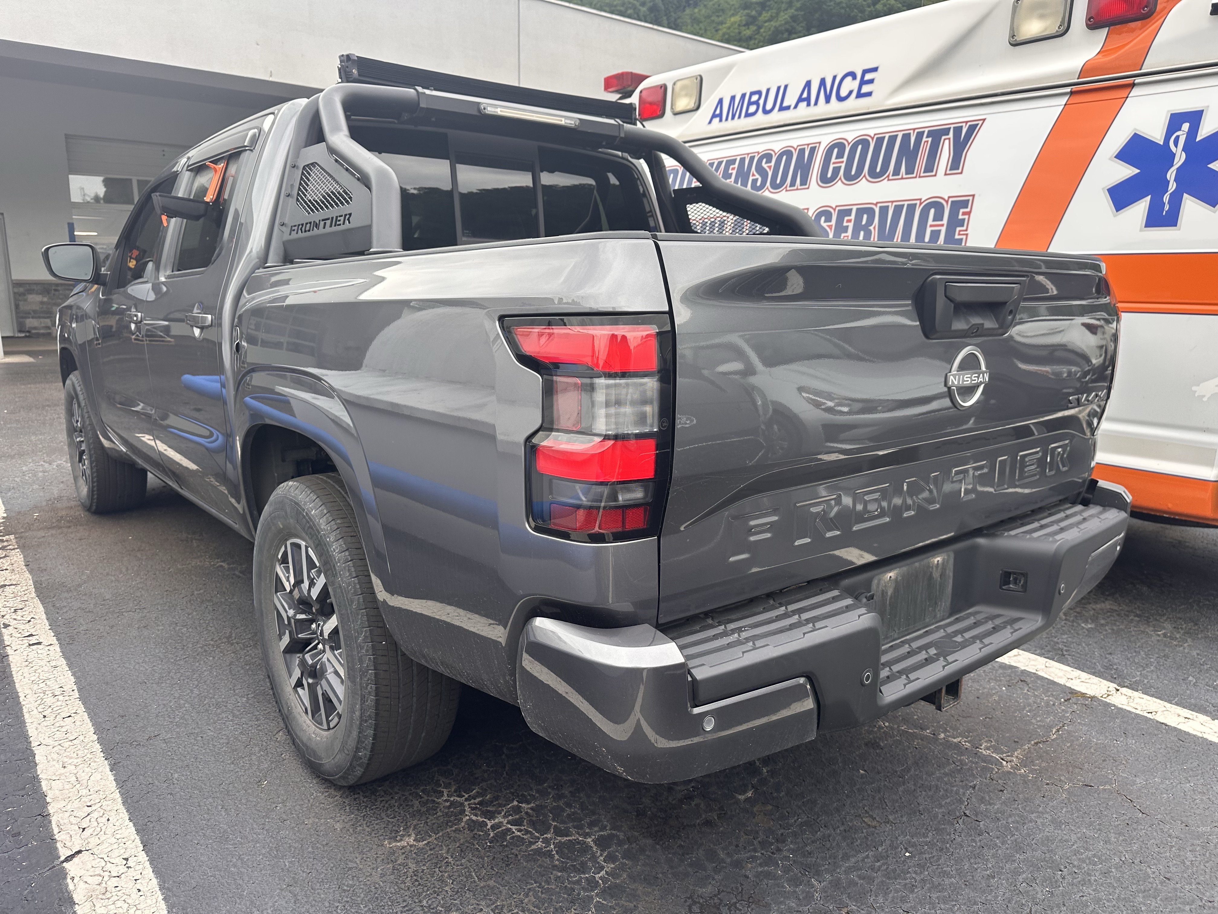 Used 2022 Nissan Frontier SV AWD/4WD image 4
