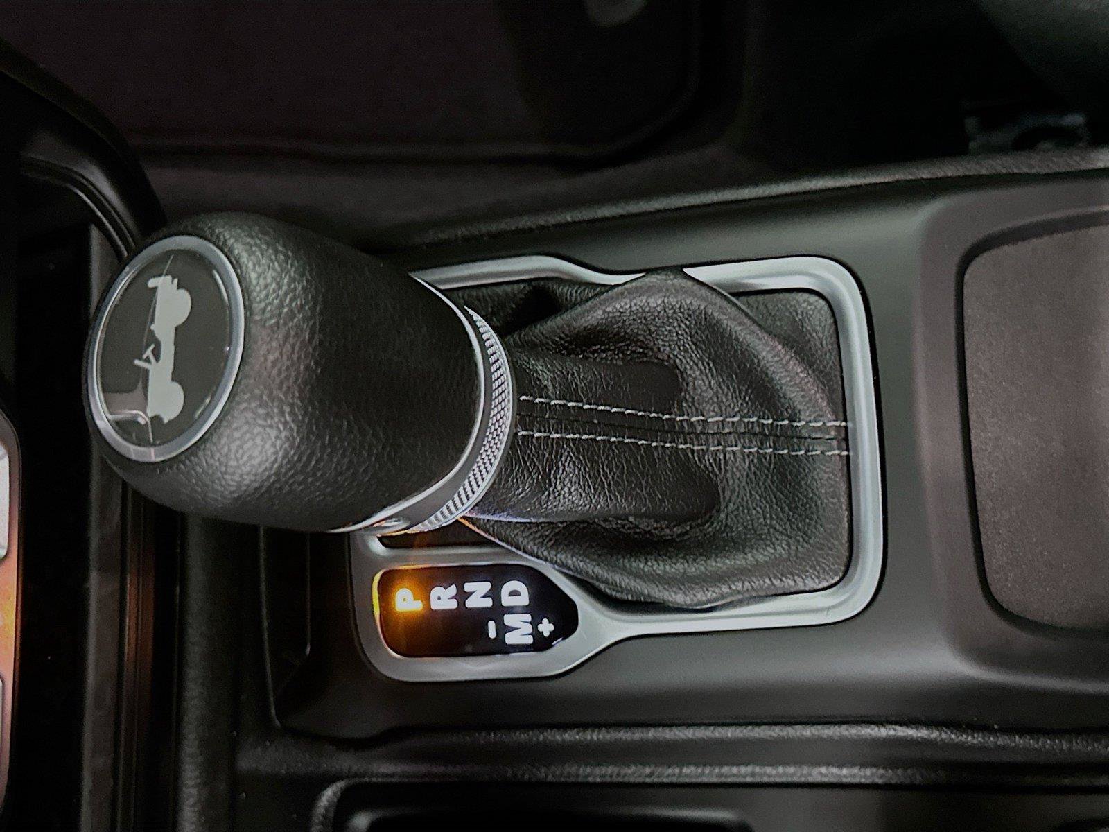 Used 2026 Jeep Wrangler Unlimited Sahara AWD/4WD image 15