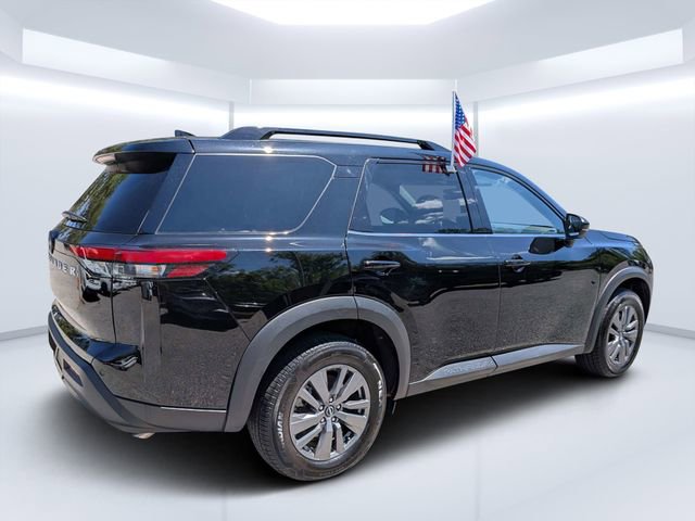 Used 2025 Nissan Pathfinder SV FWD image 3