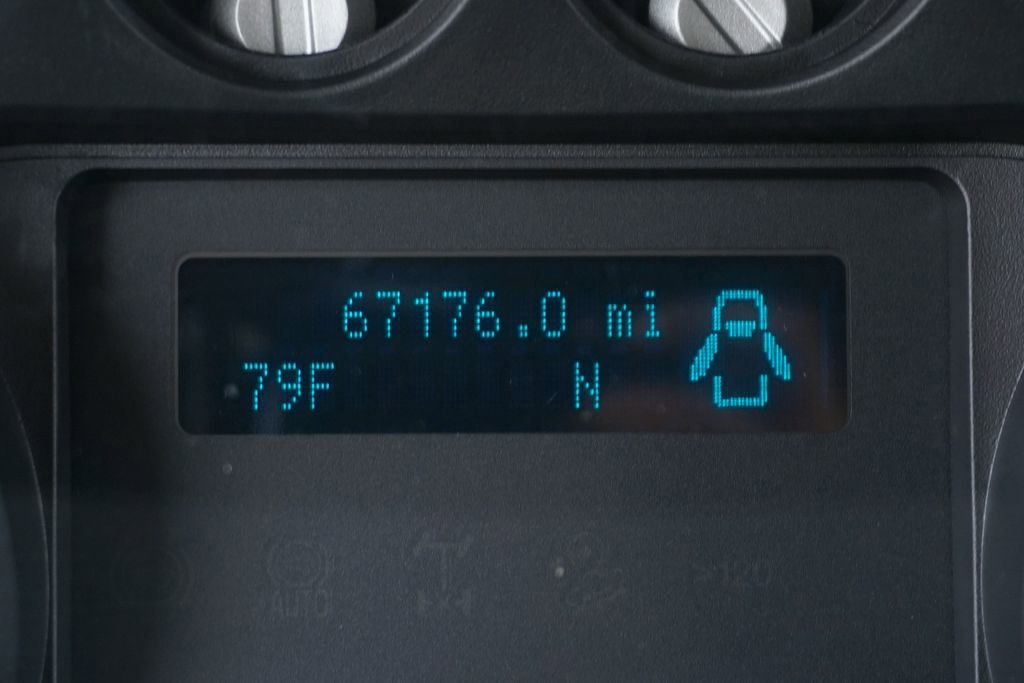 Used 2015 Ford F550 2WD Regular Cab Super Duty image 40