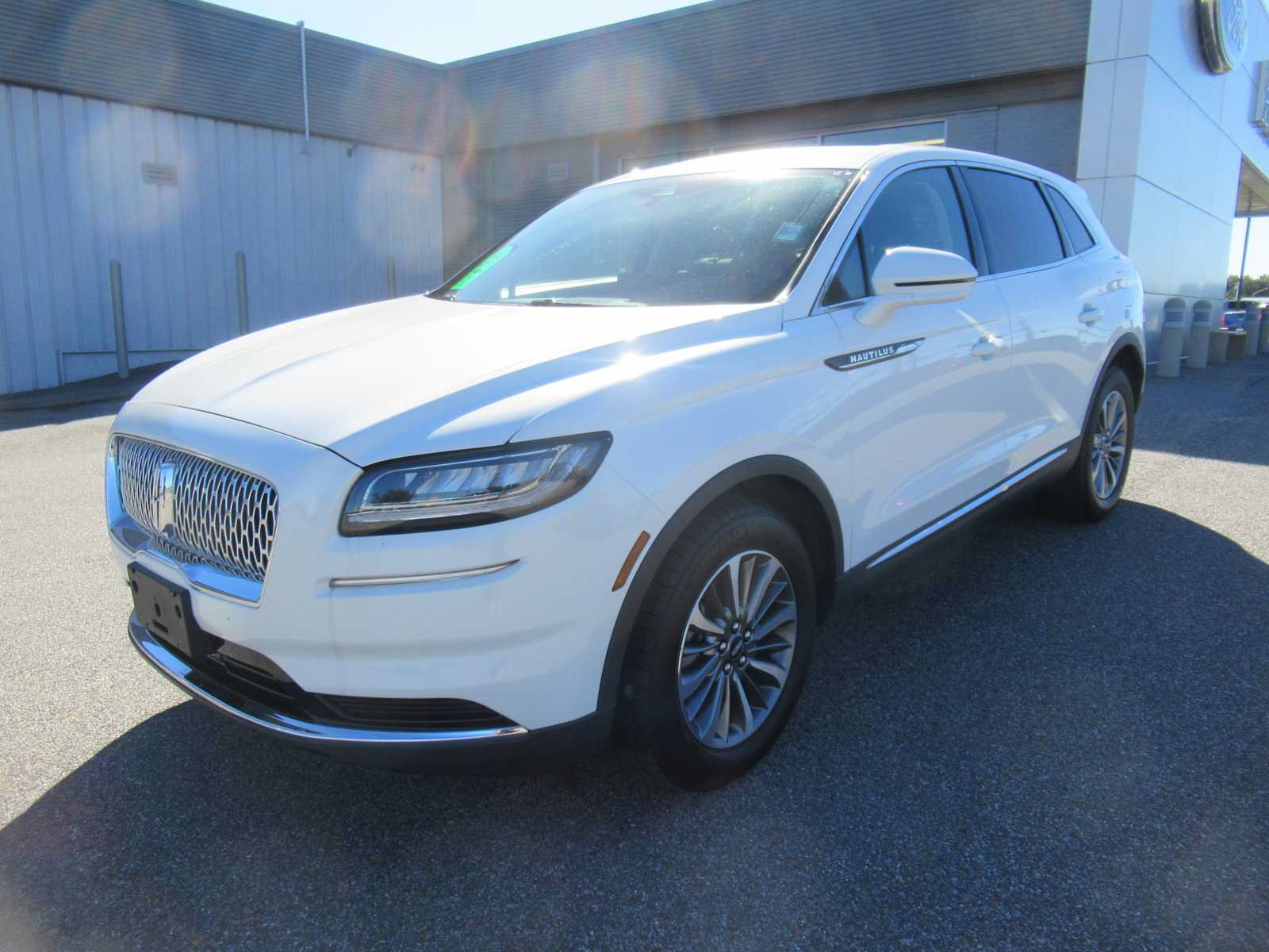 Used 2023 Lincoln Nautilus FWD image 1