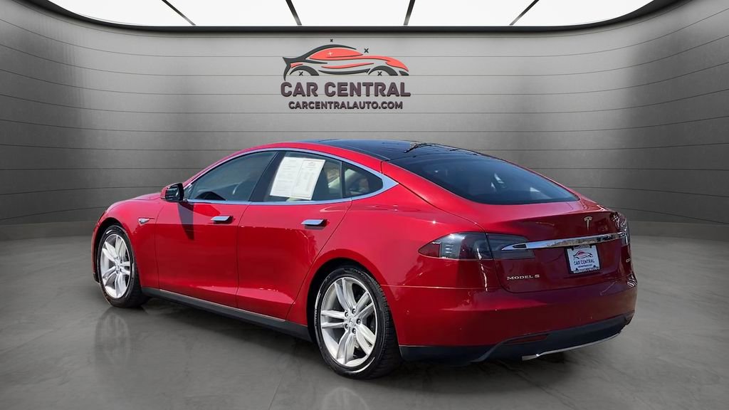 Used 2015 Tesla Model S 85D image 3