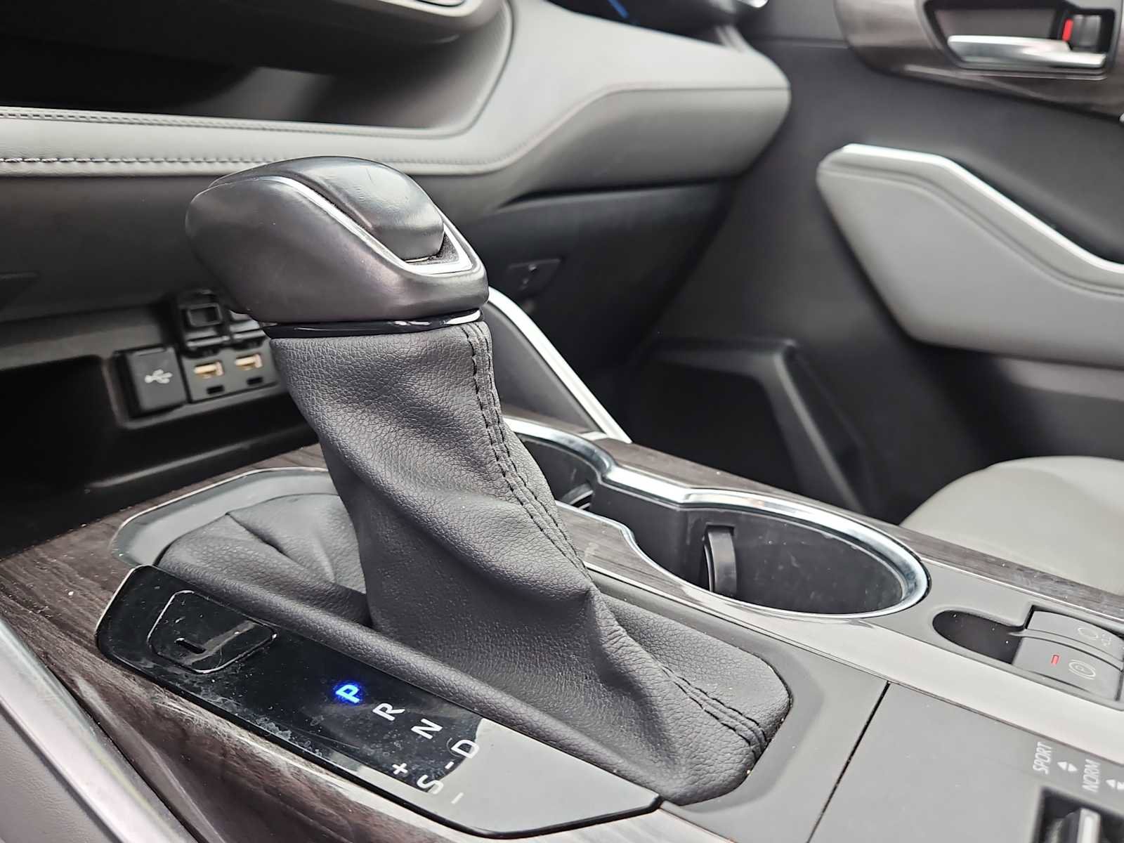 Used 2021 Toyota Highlander Limited image 21