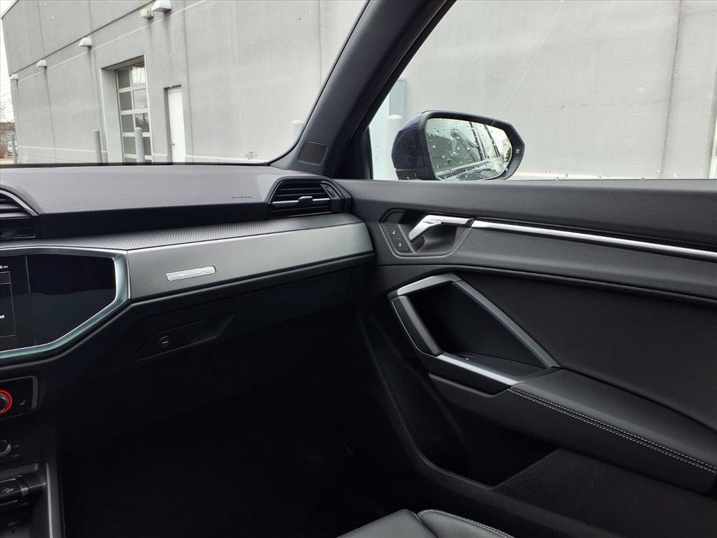 Used 2025 Audi Q3 2.0T Premium w/ Convenience Package image 23