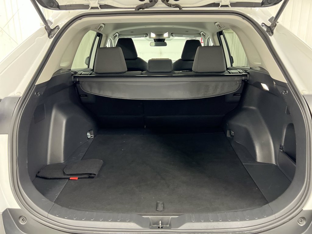 Used 2024 Toyota RAV4 XLE AWD/4WD image 24