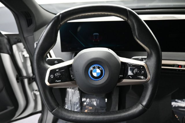 Certified 2024 BMW iX xDrive50 w/ Premium Package AWD/4WD image 13