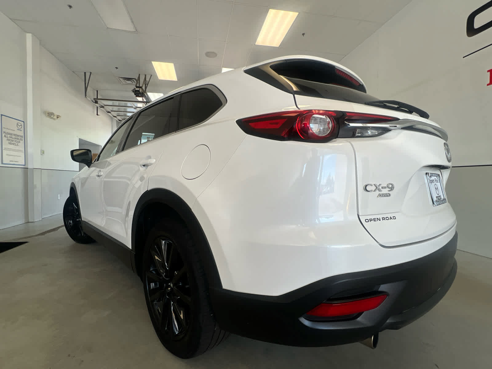 Certified 2023 MAZDA CX-9 Touring Plus AWD/4WD image 4