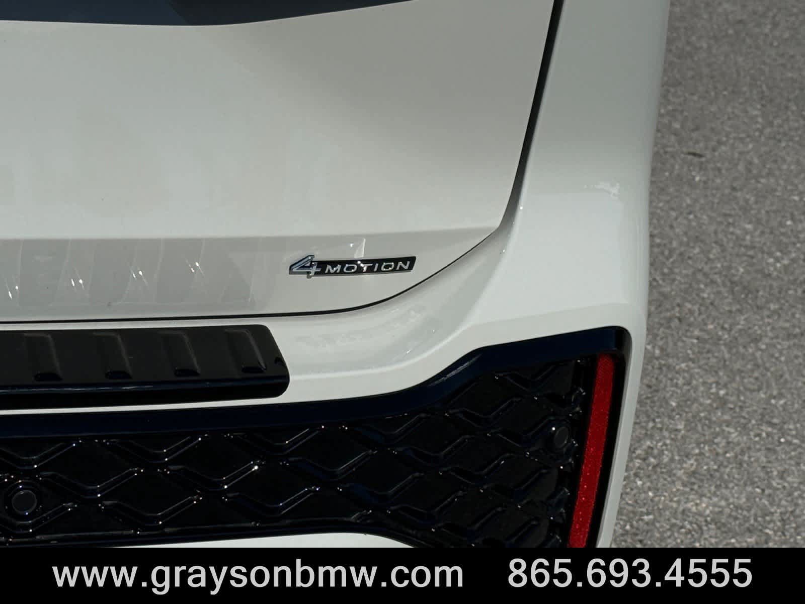 Used 2026 Volkswagen Tiguan SEL R-Line AWD/4WD image 12