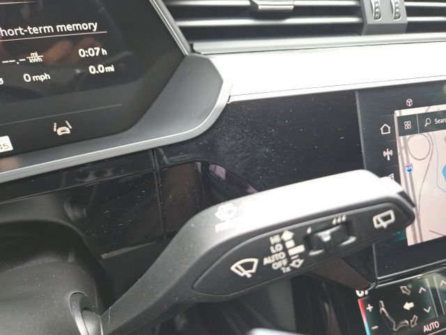 Used 2023 Audi e-tron Premium Plus w/ Premium Plus Package AWD/4WD image 23