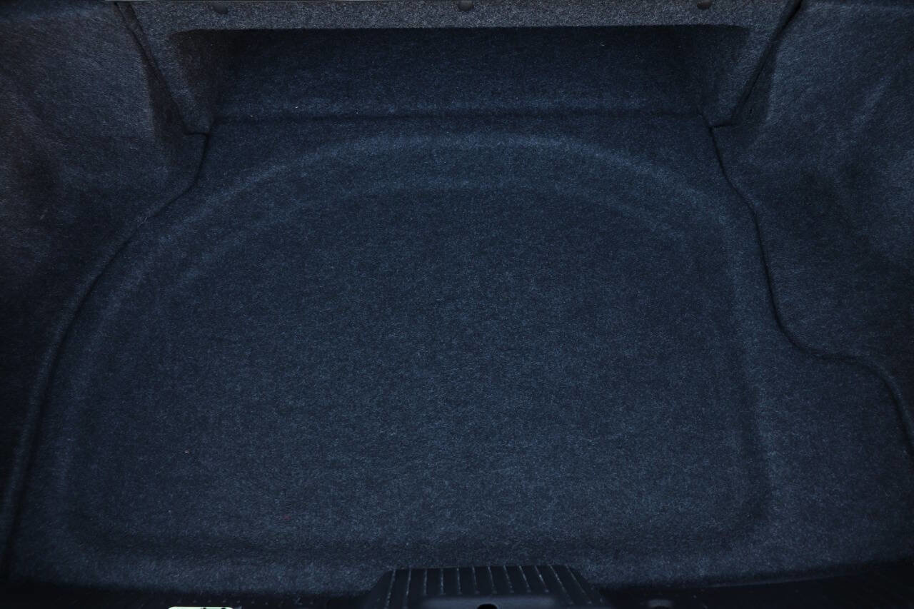 Used 2003 Ford Thunderbird image 69