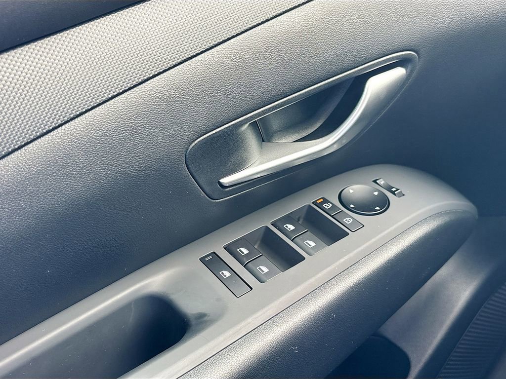 Certified 2026 Hyundai Tucson SE image 17