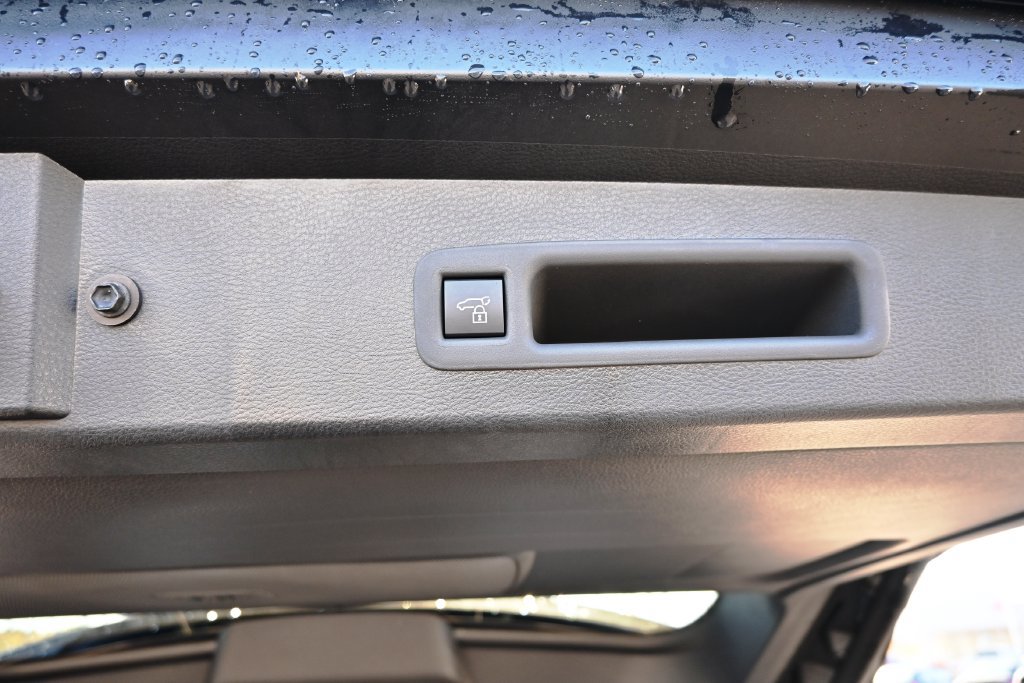 New 2026 Toyota Sienna XSE AWD/4WD image 9