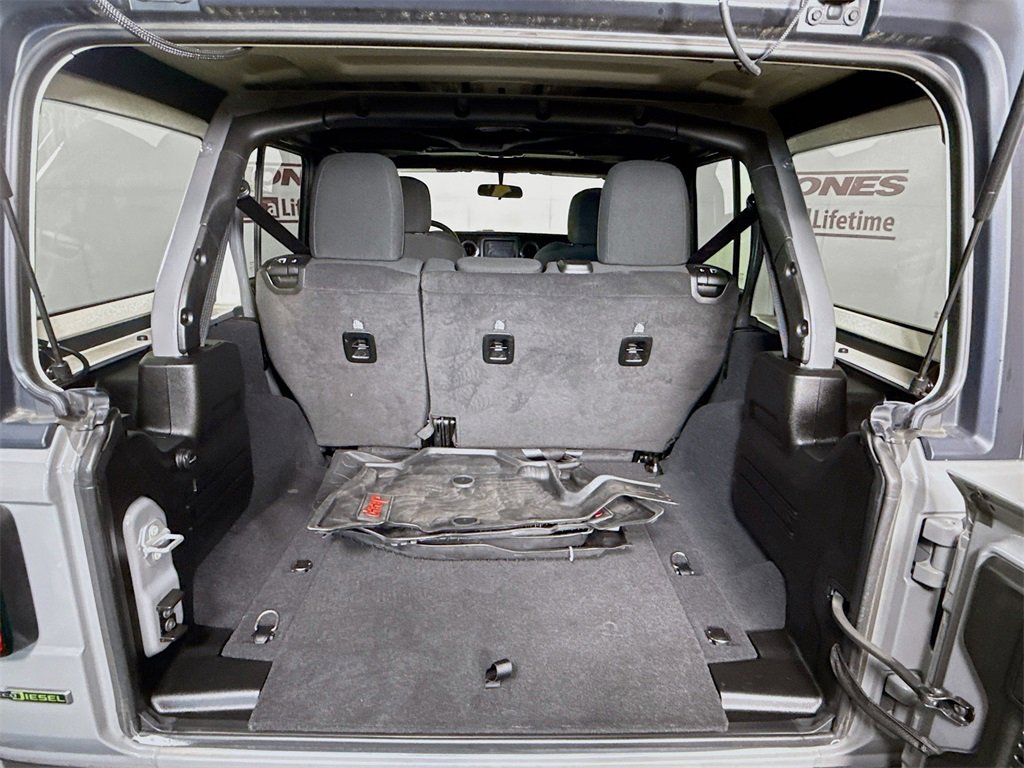 Used 2022 Jeep Wrangler Unlimited Sport image 29