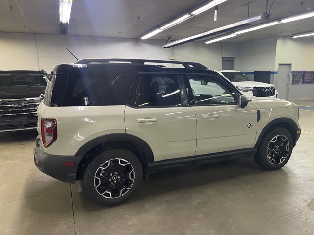 Certified 2025 Ford Bronco Sport Outer Banks w/ Outer Banks Tech Package+ AWD/4WD image 8