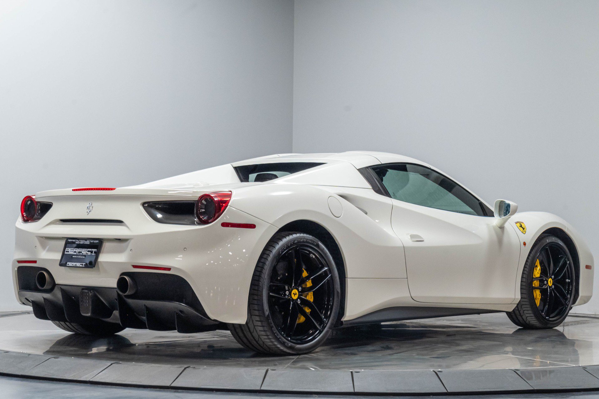 Used 2016 Ferrari 488 Spider RWD image 20