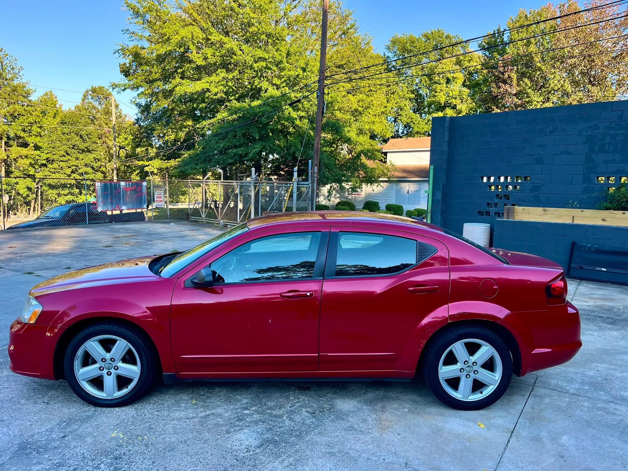 Used 2013 Dodge Avenger SE FWD image 6