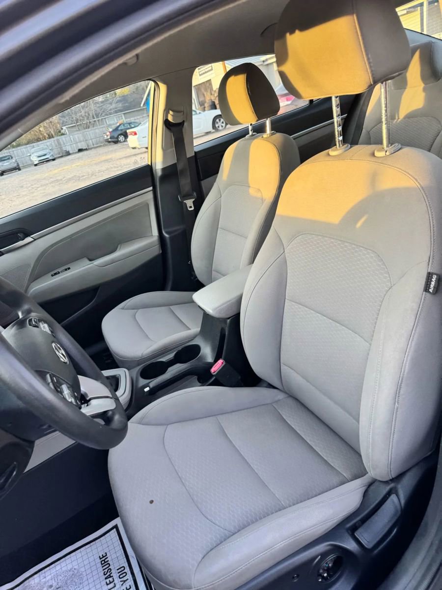 Used 2020 Hyundai Elantra SEL image 12