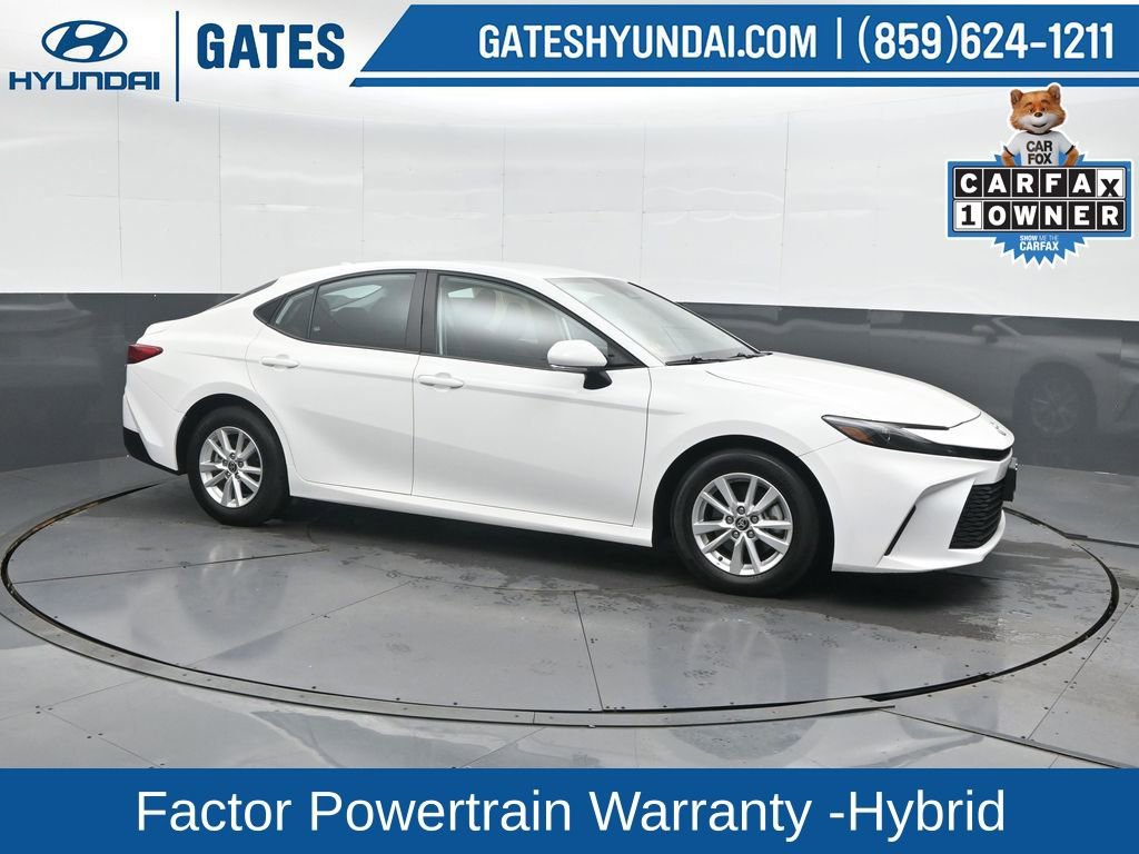 Used 2025 Toyota Camry LE image 1