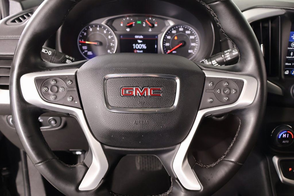 Used 2024 GMC Terrain SLT image 3
