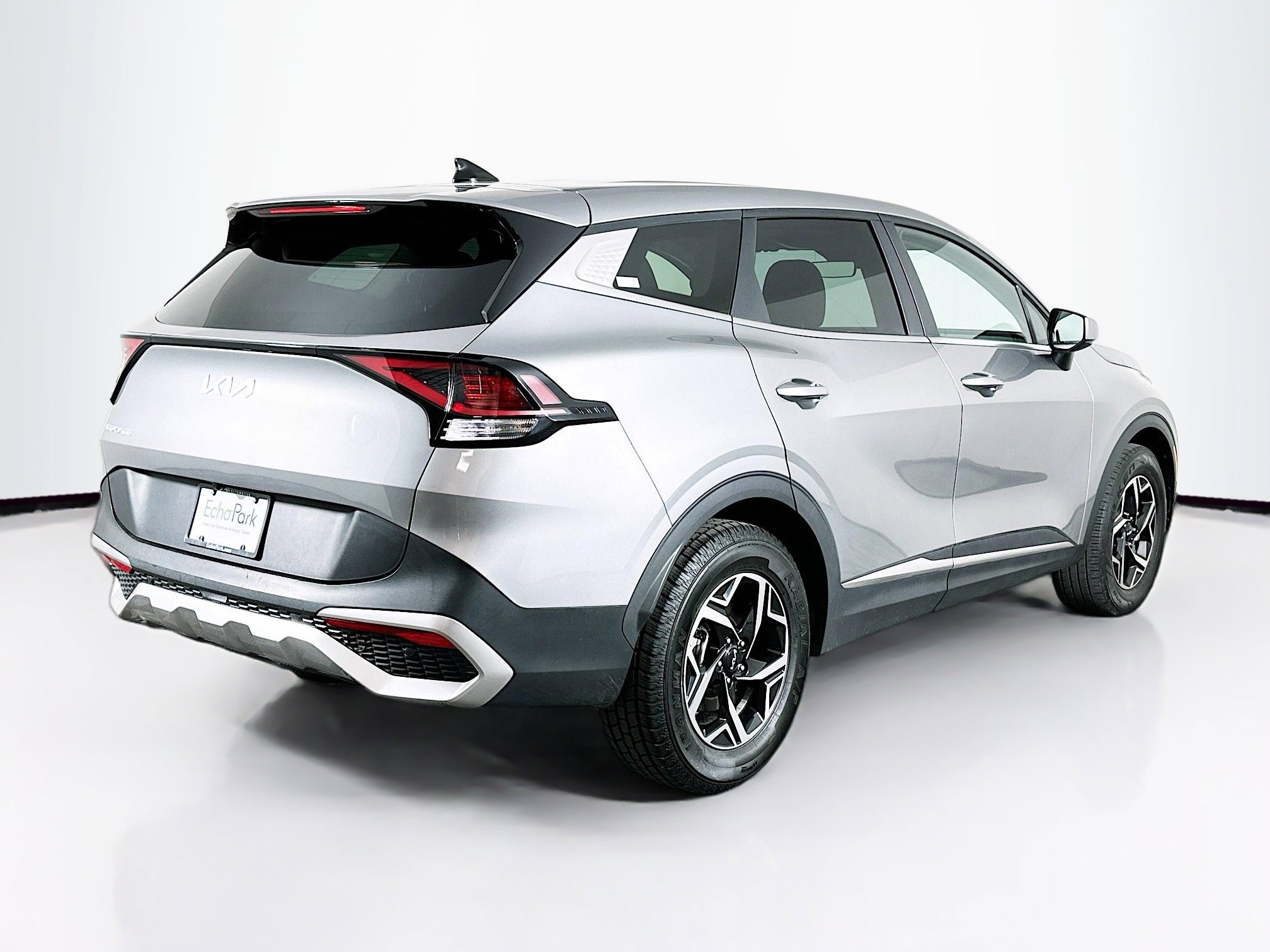 Used 2025 Kia Sportage LX image 9