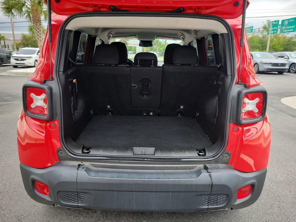Used 2019 Jeep Renegade Altitude w/ Quick Order Package 2XM FWD image 10