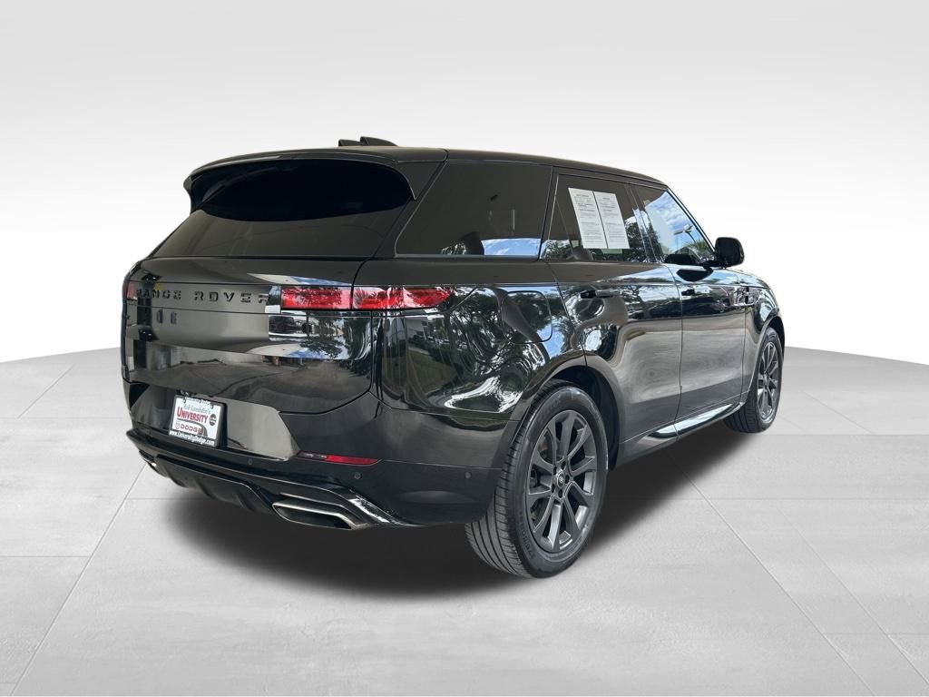 Used 2024 Land Rover Range Rover Sport Dynamic SE image 3