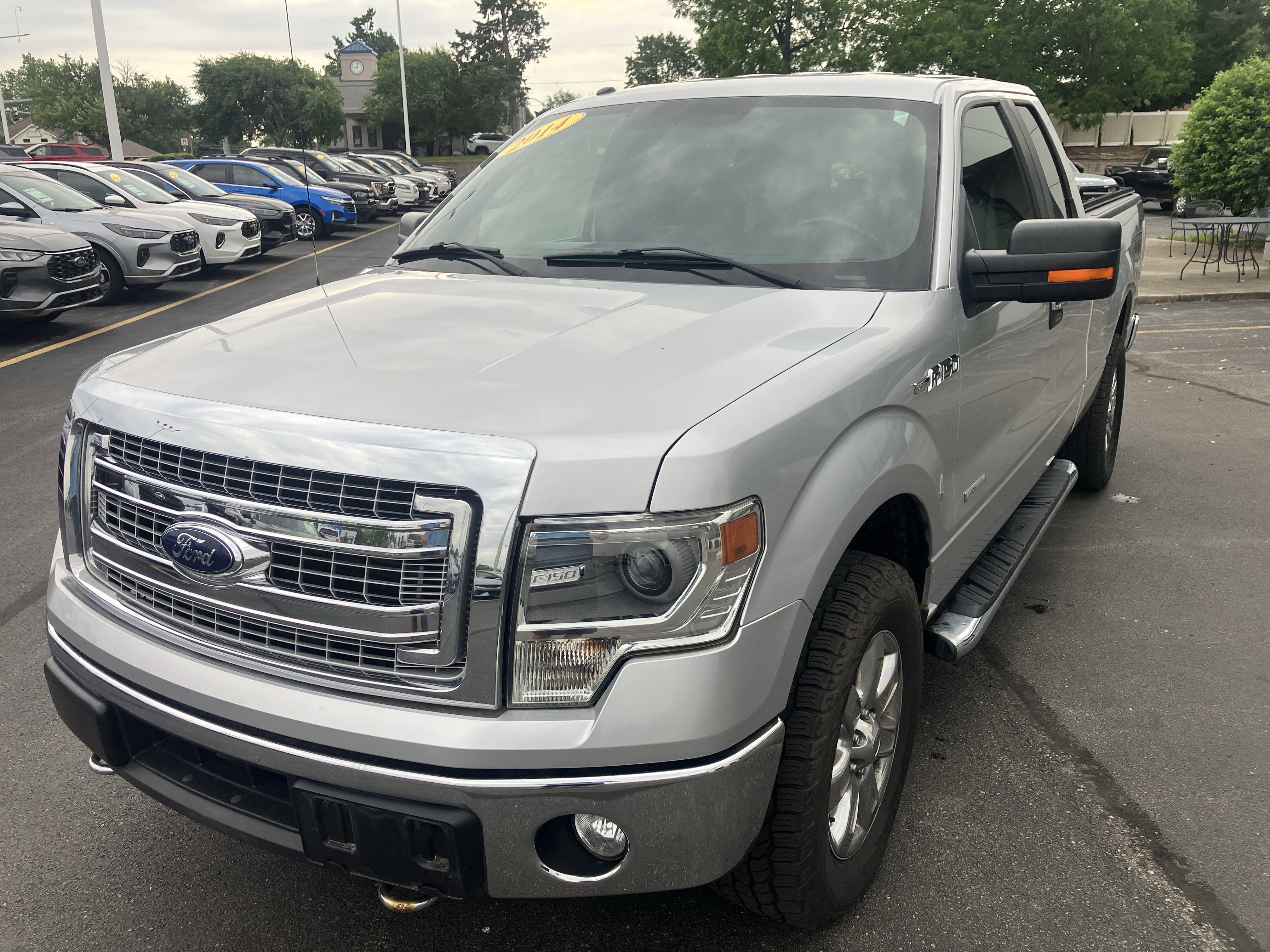 Used 2014 Ford F150 XLT w/ Equipment Group 302A Luxury AWD/4WD image 3