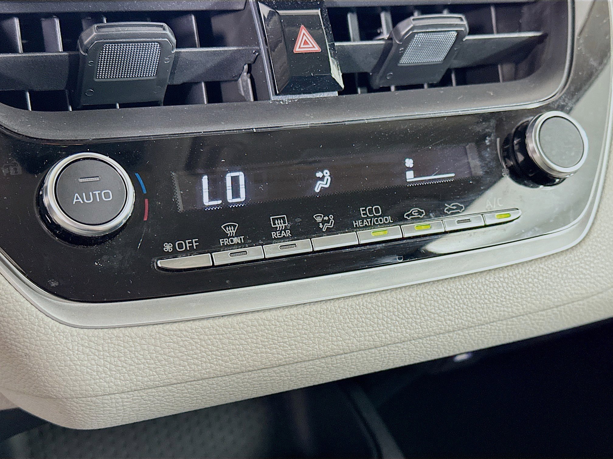 Used 2025 Toyota Corolla LE image 23