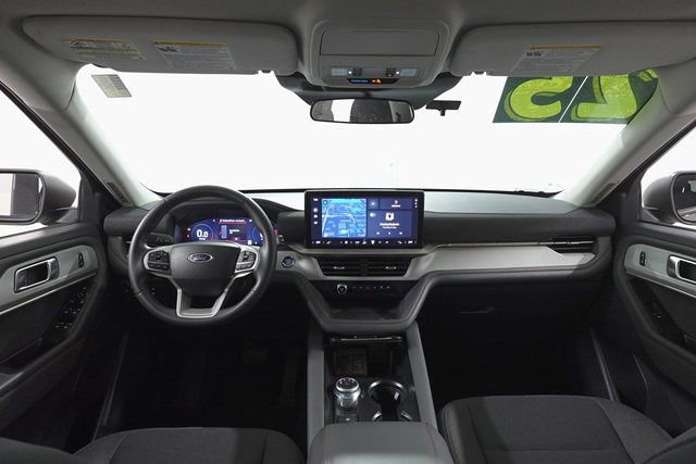 Certified 2025 Ford Explorer Active image 7