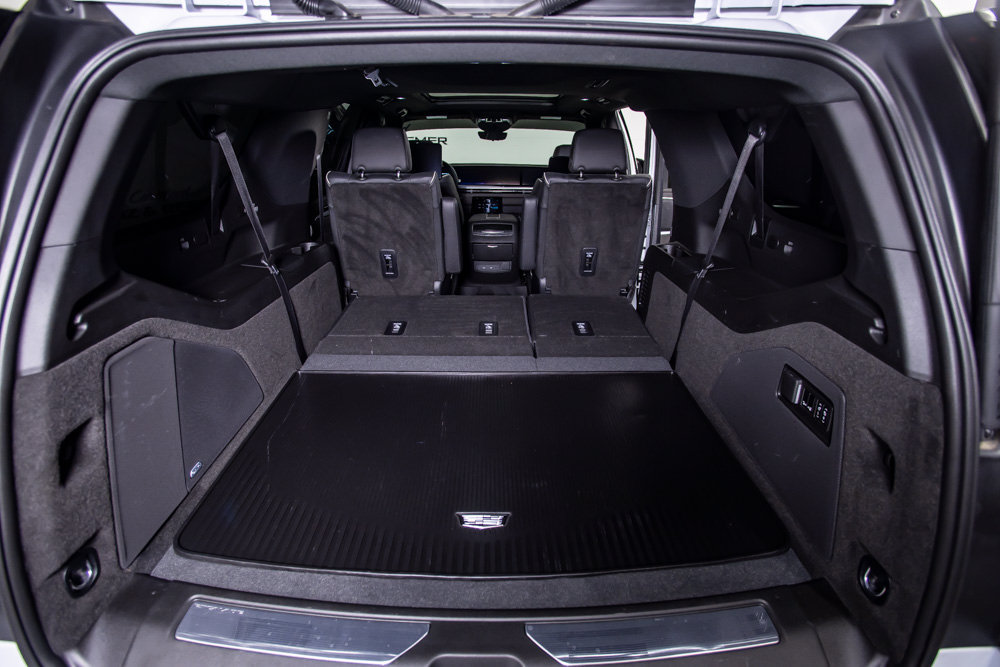 Used 2026 Cadillac Escalade ESV Sport w/ Touring Package AWD/4WD image 9