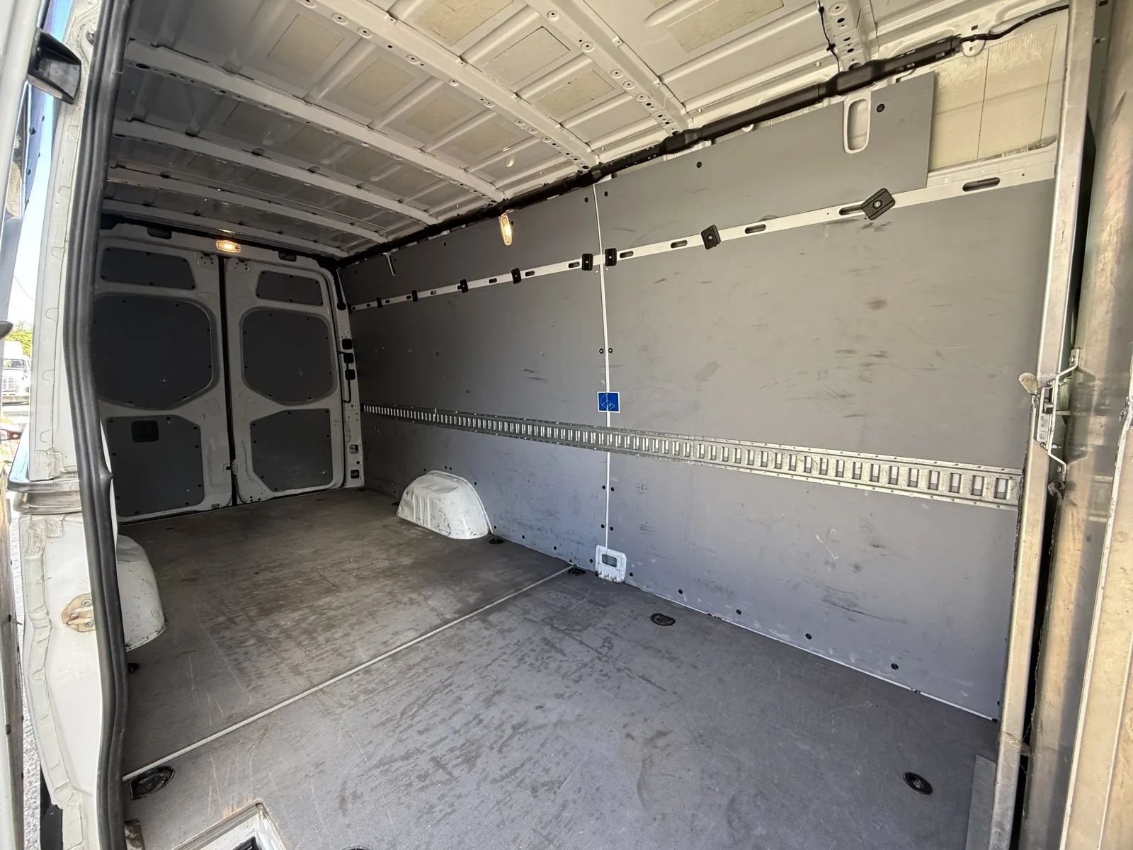 Used 2019 Freightliner Sprinter 170 RWD image 9