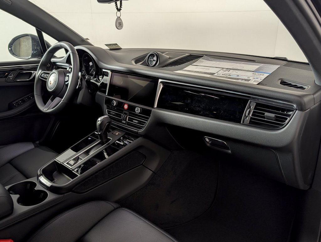 New 2026 Porsche Macan AWD/4WD image 19