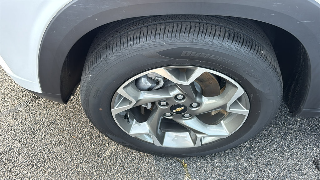 Used 2025 Chevrolet Trax LT FWD image 31