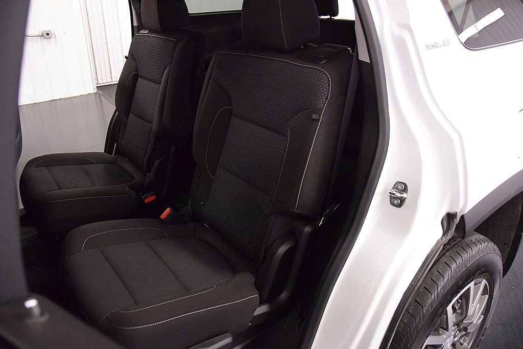 Used 2023 GMC Acadia SLE w/ Driver Convenience Package image 31