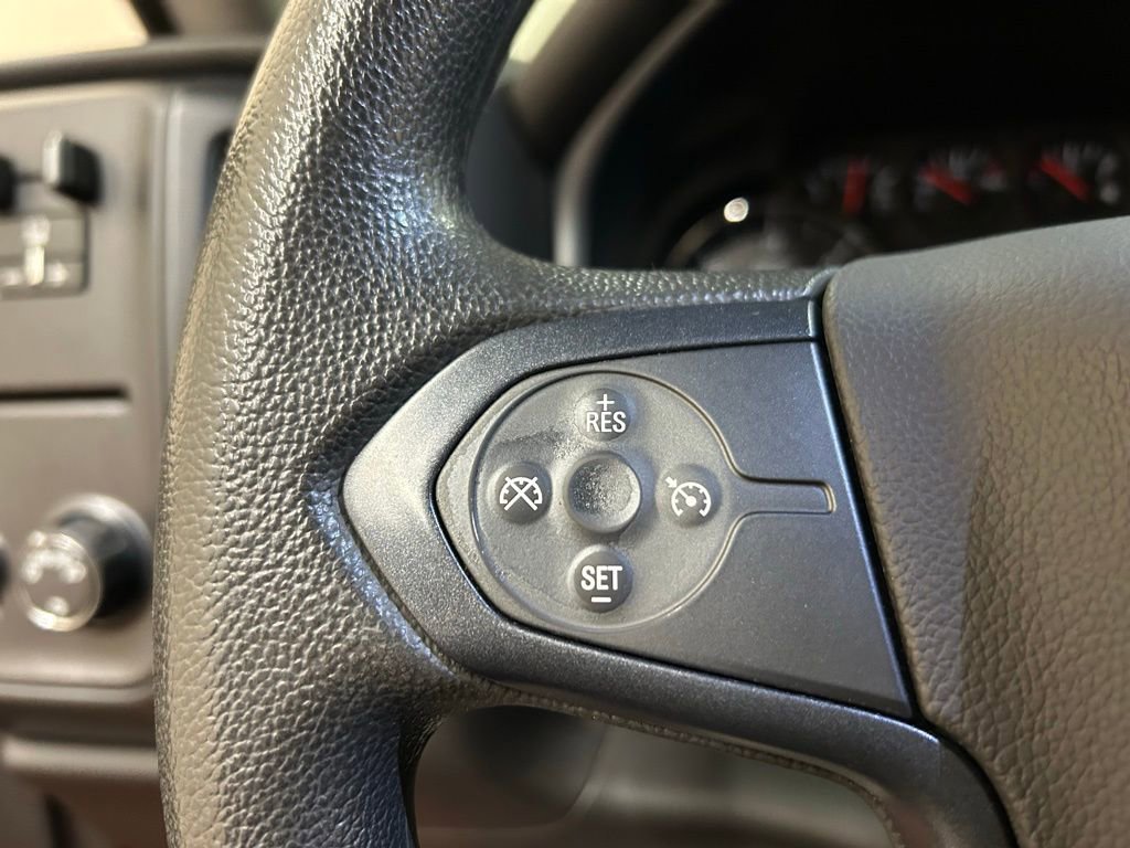 Used 2018 Chevrolet Silverado 1500 Custom w/ Custom Value Package AWD/4WD image 19