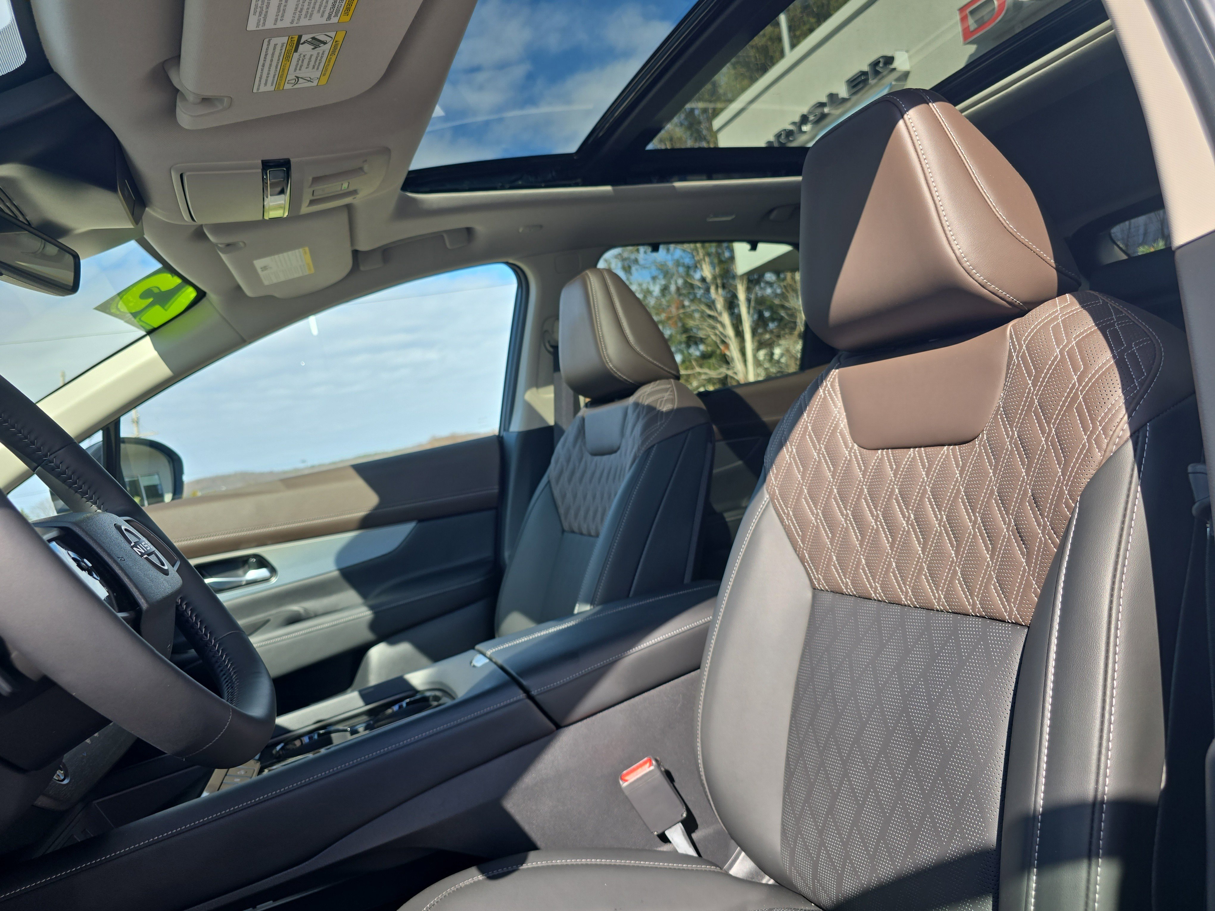 Used 2025 Nissan Murano Platinum w/ Cargo Package AWD/4WD image 12