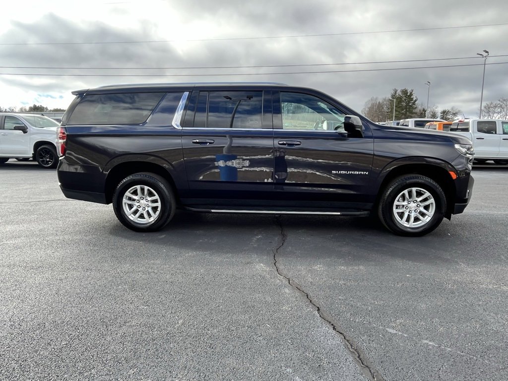 Used 2024 Chevrolet Suburban LT image 24
