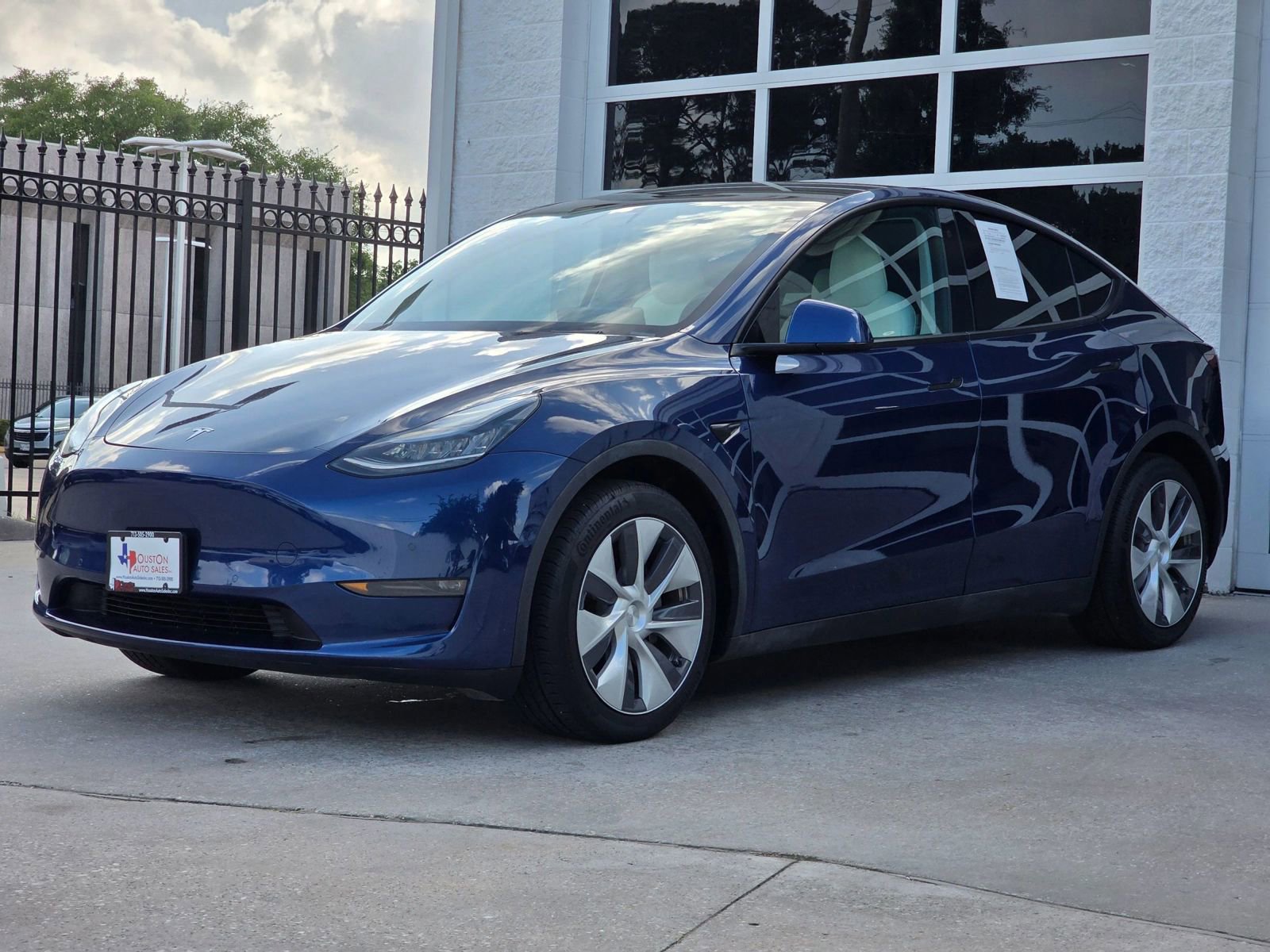 Used 2021 Tesla Model Y Long Range AWD/4WD image 9