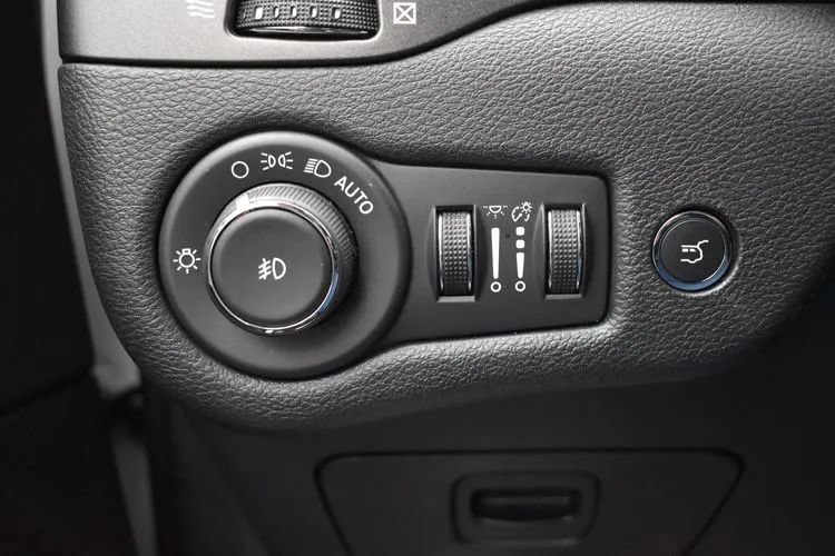 Used 2022 Jeep Cherokee Trailhawk w/ Technology Group B AWD/4WD image 22