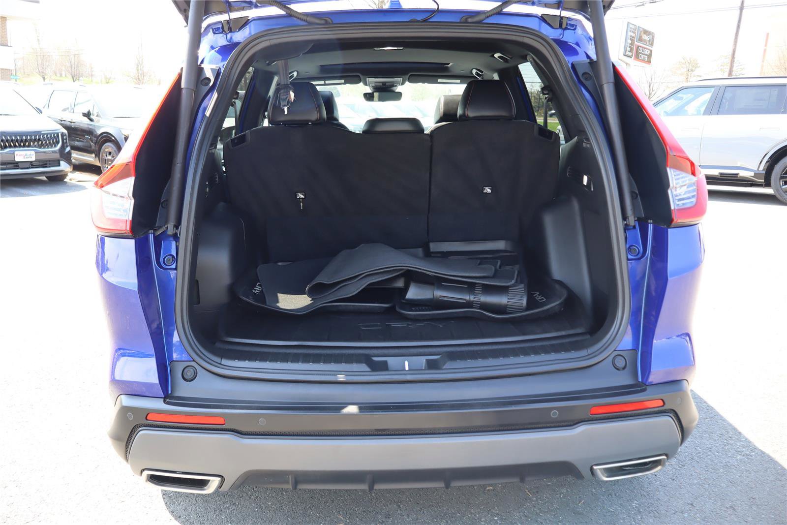 Used 2023 Honda CR-V Sport Touring image 5