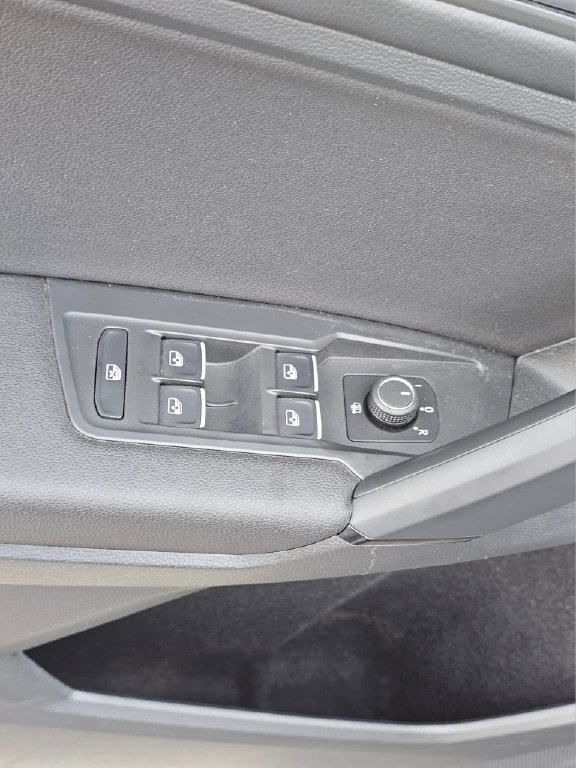 Used 2019 Volkswagen Tiguan SEL w/ 3rd Row Seat Package image 29