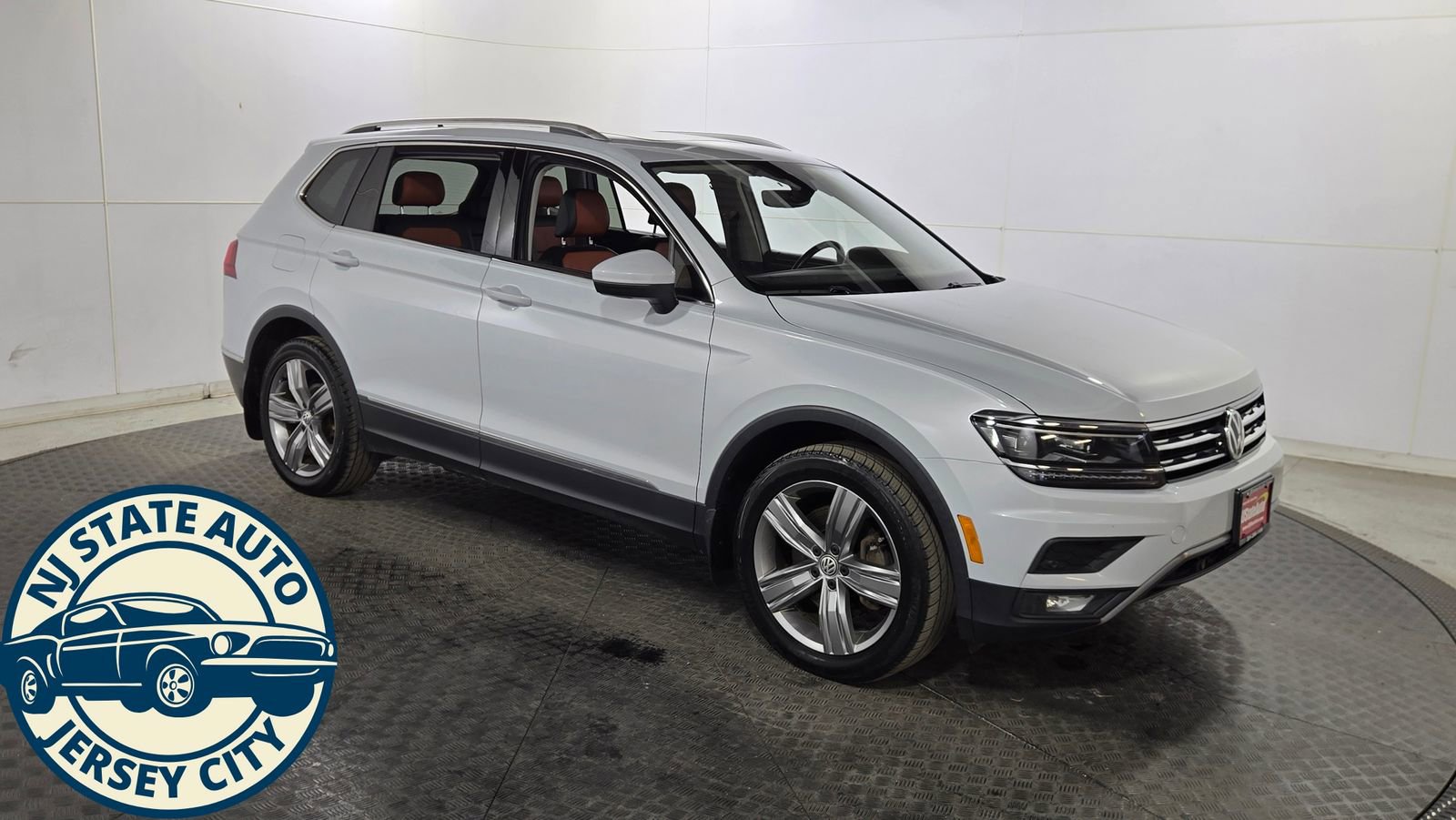 Used 2018 Volkswagen Tiguan SEL Premium image 9