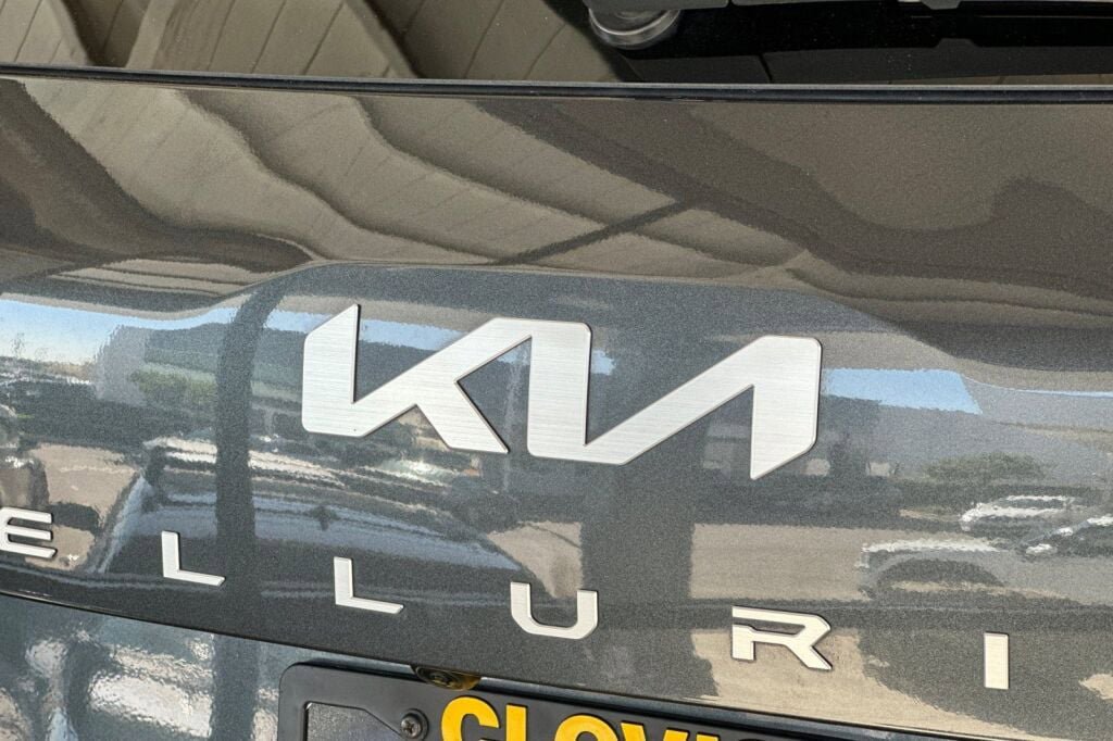 Used 2024 Kia Telluride S w/ S Sunroof Package FWD image 31