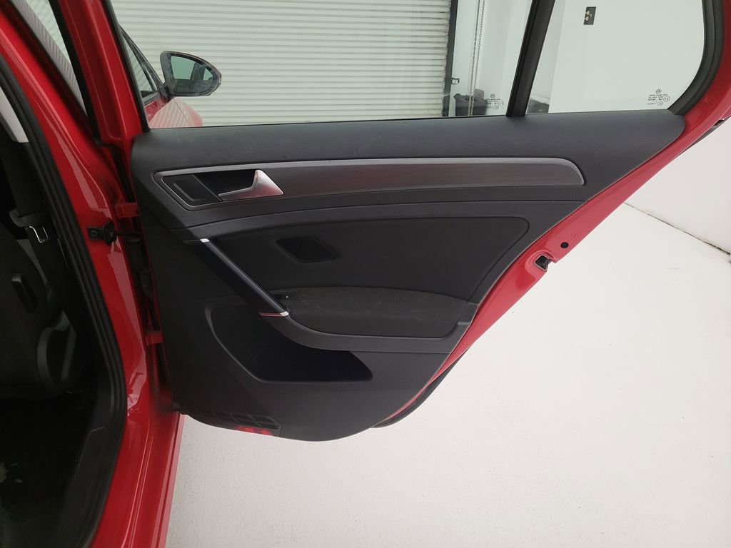 Used 2018 Volkswagen Golf S FWD image 32