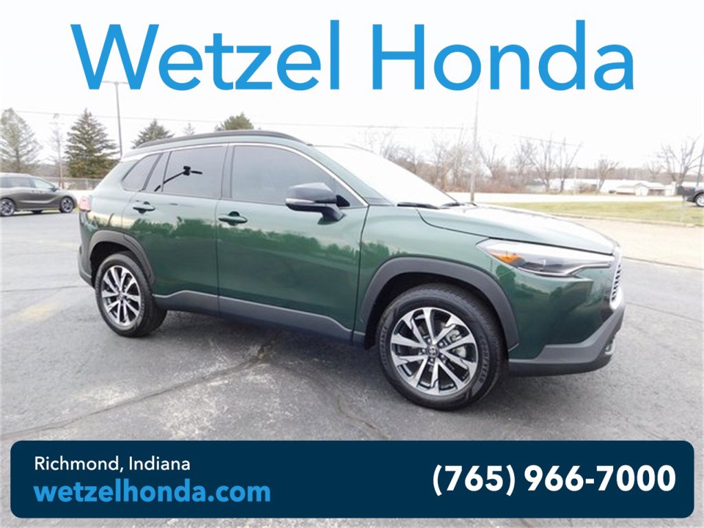 Used 2025 Toyota Corolla Cross XLE w/ Convenience Package image 1