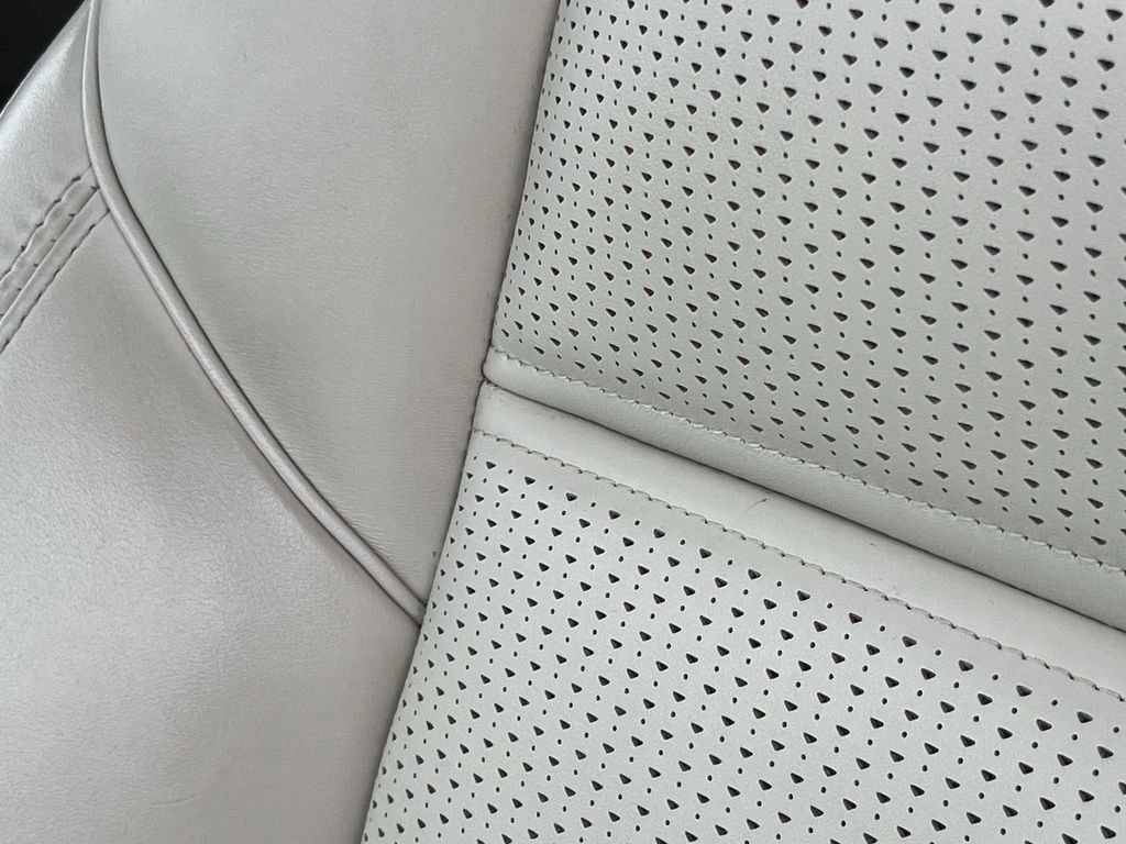 Used 2022 Cadillac Escalade ESV Premium Luxury Platinum w/ Heavy-Duty Trailer Package image 37